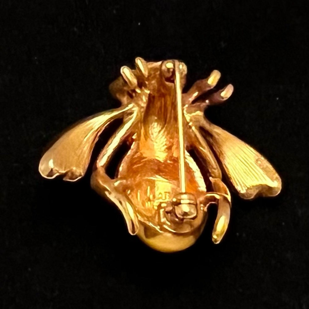 Joan Rivers Gold Tone Bee Brooch with Enamel Accents - Picture 8 of 8